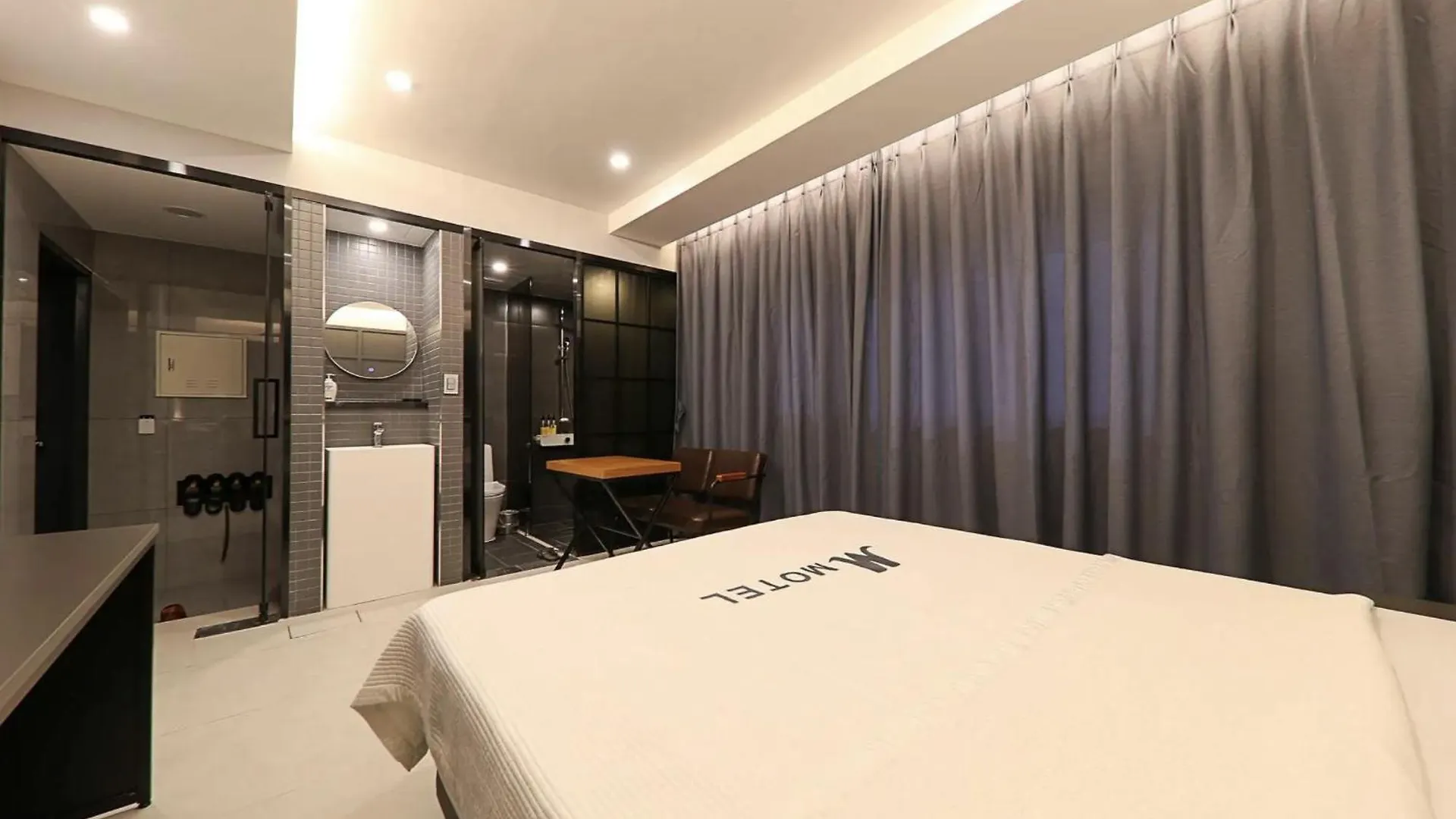 The M Hotel Jeju Motell